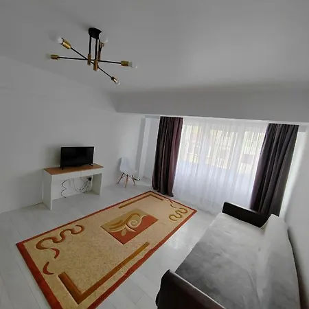Apartament Mihail דירה *